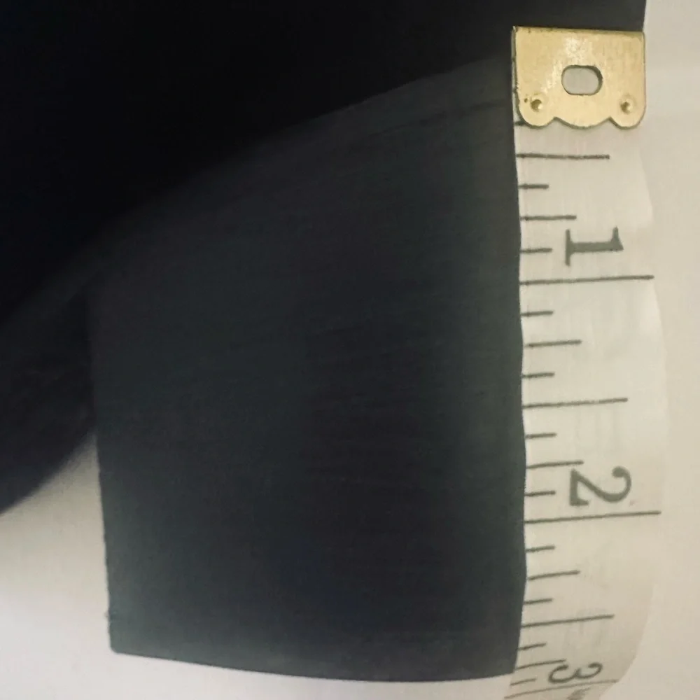 Aldo details almond